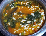 Foto del paso 5 de la receta: Potaje de alubias con espinacas