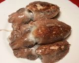 Foto del paso 9 de la receta Choquitos a la plancha en su tinta, con aceite de ajo y perejil