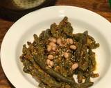 Zesty Lemony Garlicky Peanuts and Sesame Stir Fried French Green Beans recipe step 3 photo