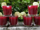 બીટરૂટ સ્મૂધી શોટ્સ (Beetroot Smoothie Shots Recipe In Gujarati)
