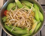 Hình bước làm 4 của món Canh Chua Mực