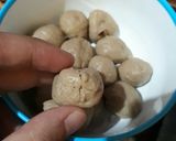 Foto langkah ke 1 dari resep Bakso penyet.