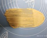 Foto langkah ke 4 dari resep Condensed Milk Bread.
