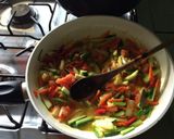 Foto del paso 2 de la receta: Tallarines con verduras salteadas