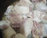 A picture of step 1 of Chicken black pepper karahi.