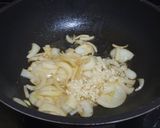 Foto langkah ke 2 dari resep Ayam Goreng Mentega.