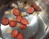 Burgonyakrém leves pirított kolbászchipssel, gyönggyel recept fázis 1 fotója