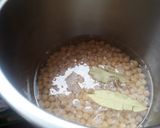 Foto del paso 1 de la receta: Sopa de Garbanzos con espinaca y salchichas🇵🇪