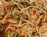 A picture of step 4 of Singaporean rice.