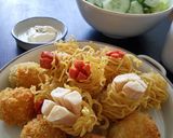 Foto langkah ke 15 dari resep Bekal Cihuy Si Kecil: noodles roll, potato cheese balls and yumyum salad 👦👧 (sosis otak-otak gulung mie, bola-bola kentang keju dan salad sayuran yumyum).