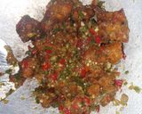 Foto langkah ke 5 dari resep Ayam Karage Chili Padi.