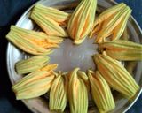 A picture of step 1 of Kumro Phool Bhaja (Pumpkin Flowers Pakora - Bengali style).
