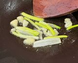 魩魚XO醬炒銀芽豆乾的食譜步驟2照片