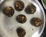A picture of step 7 of Crunchy paan balls.
