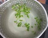 Foto langkah ke 3 dari resep Nasi Tim Rice Cooker dengan Kuah Kaldu Ayam.