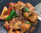 Foto langkah ke 3 dari resep 035. Ayam Tumis Pedas Manis.