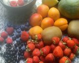 Une image de l'étape 1 de 🍧Verrines fruits 🍑🥝🫐de saison 🍒🍓🍇.