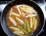 Hình bước làm 3 của món Nghêu hấp thái