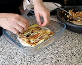 Foto del paso 18 de la receta: Lasaña de Calabacin con Carne Picada de Pollo al ajo y perejil