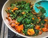 A picture of step 2 of Dal palak.