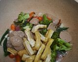 Foto langkah ke 2 dari resep Tumis Tahu bakso brokoli.