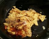 Foto langkah ke 3 dari resep Telur Dadar Cah Toge.