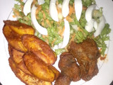 Fried plantain and simple salad