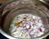 A picture of step 3 of Quinoa pulao.