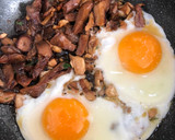 Foto del paso 1 de la receta: Huevos fritos con setas 🍄🍄🍄