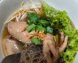 รูปขั้นตอนการทำที่ 4 ของ ต้มเส้นตีนไก่