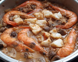 Foto del paso 7 de la receta: Guiso de bacalao y langostinos