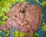 عکس مرحله 10 از دستور پیتزا با تاپینگ گوشت و سوسیس با خمیر فوری ۱۰ دقیقه ای solmaz
