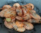 Foto langkah ke 3 dari resep Tumis Udang Bawang Putih.