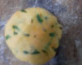 A picture of step 4 of Thepla.