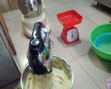 A picture of step 2 of Vanilla cake.