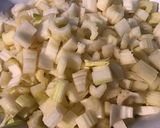 Une image de l'étape 1 de Gratin de céleri branche à la cancoillotte et emmental.
