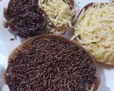 Foto langkah ke 5 dari resep Martabak Manis Mini.