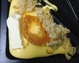 Hình bước làm 6 của món Bánh Hot Dogs Nhân Trứng Muối