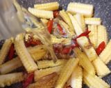 Foto langkah ke 3 dari resep Tumis Brokoli Jagung Semi.