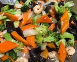 Foto langkah ke 4 dari resep Tumis Brokoli Udang.