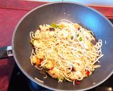 Garnélás tészta ázsiai módra recept fázis 3 fotója