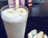 A picture of step 2 of Banana,apple shake.