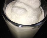 A picture of step 3 of Vanilla milk shake.