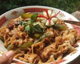 Foto langkah ke 6 dari resep Kwetiau goreng.