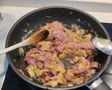 Foto del paso 3 de la receta: Calabacín relleno de salami