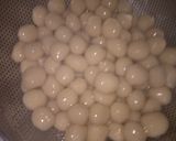 A picture of step 4 of Dan Sululu (Cassava Balls).