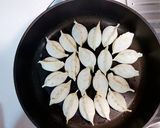 冰花煎餃/脆皮煎餃的食譜步驟2照片