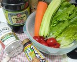 Foto langkah ke 1 dari resep Zucchini Salad with Asian Dressing.