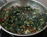Foto langkah ke 3 dari resep Tumis daun pepaya.