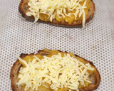 Foto del paso 2 de la receta: Bruschetta de tomate y queso